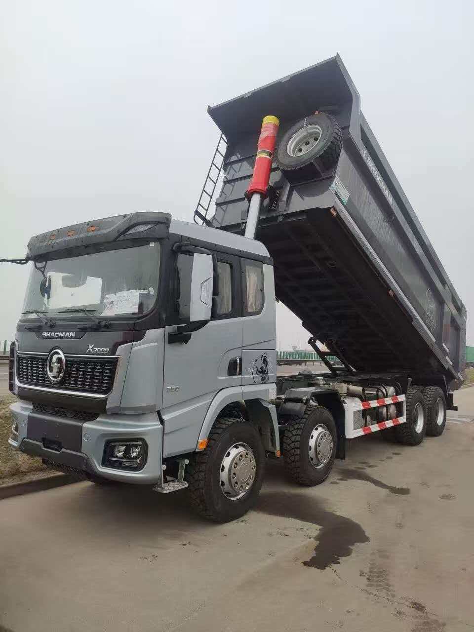 SHACMAN Delong F3000 8×4 truck-陕汽德龙 F3000 8×4 卡车